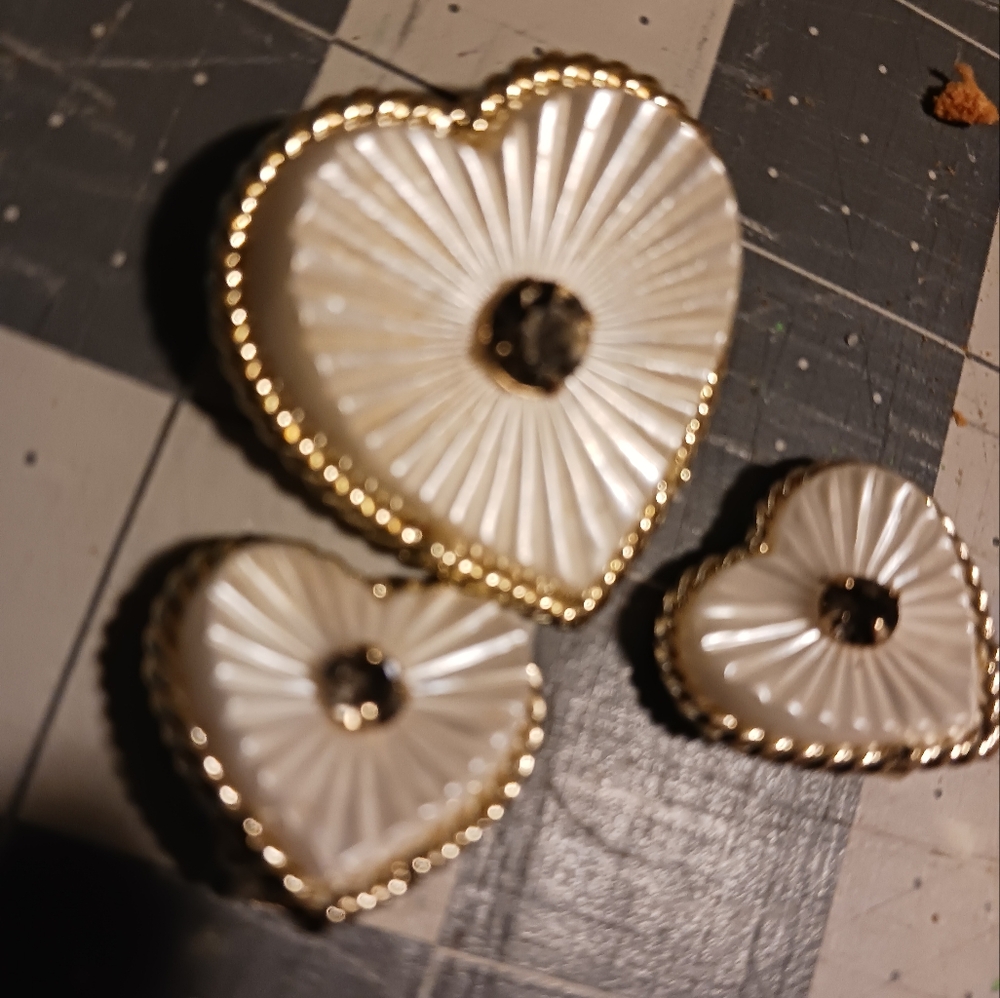Heart shaped earrings and brooch